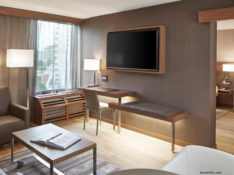 AC Hotel Atlanta Downtown – Modern Comfort in the Heart of the City