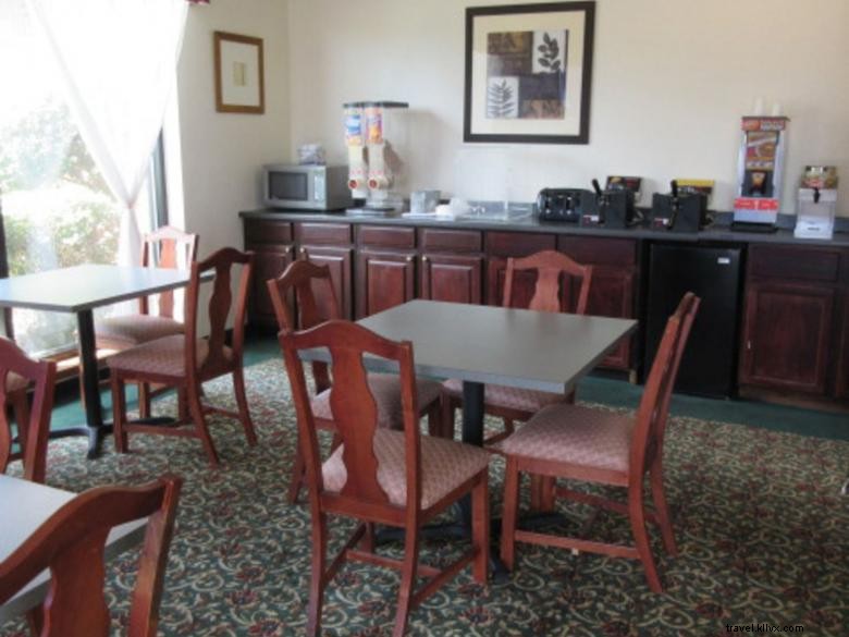 Econo Lodge Inn & Suites – Premier Conference Center in Dublin