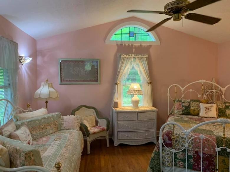 Misty Mountain Inn & Cottages – Cozy Retreat in the Mountains