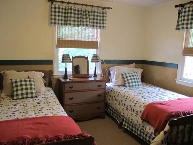 Morgan Ridge Cottage – Secluded Lakeside Retreat in Northeast Georgia