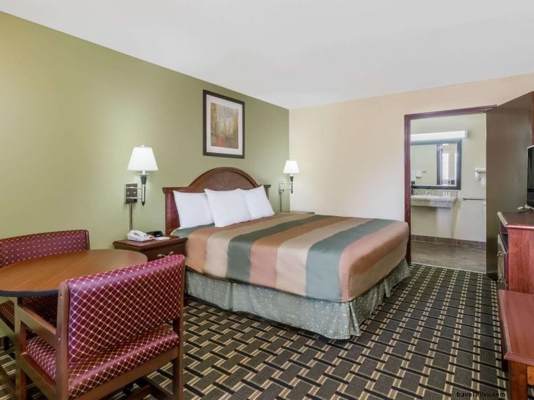 Stay Comfortable at Days Inn by Wyndham Blakely