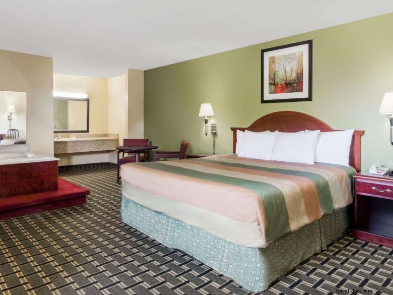 Stay Comfortable at Days Inn by Wyndham Blakely