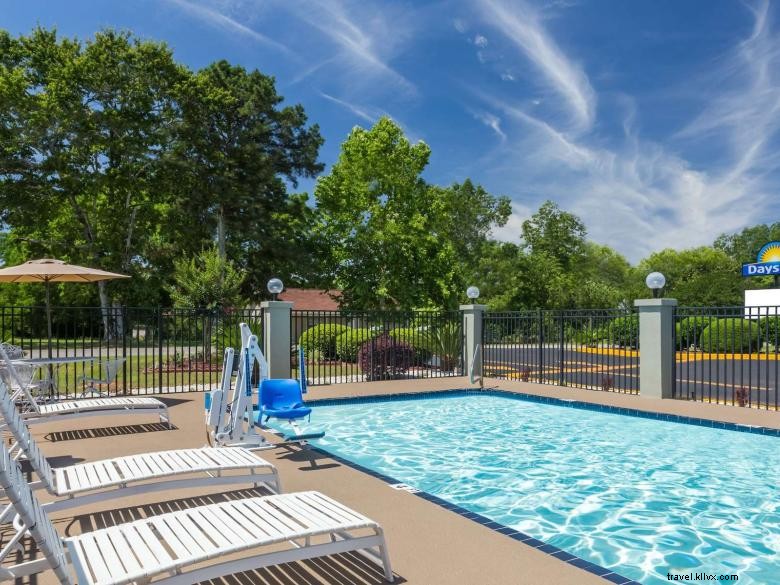 Stay Comfortable at Days Inn by Wyndham Blakely