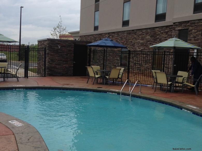 Hampton Inn Waynesboro: Modern Comfort in Historic Downtown