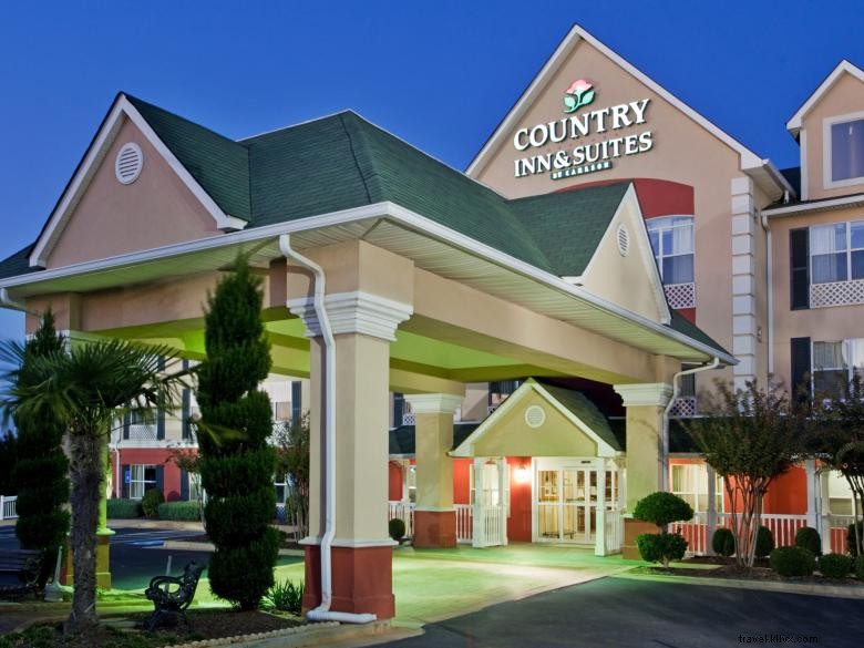 Country Inn & Suites by Radisson – McDonough: Comfort & Convenience