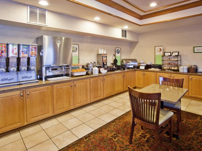 Country Inn & Suites by Radisson – McDonough: Comfort & Convenience