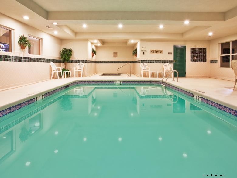 Country Inn & Suites by Radisson – McDonough: Comfort & Convenience