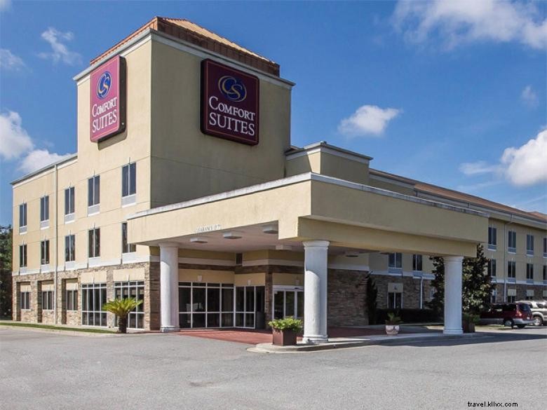 Comfort Suites Brunswick – Premium Comfort & Great Amenities