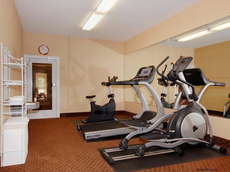 Comfort Suites Brunswick – Premium Comfort & Great Amenities