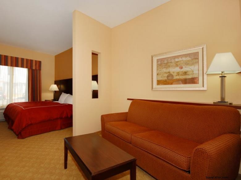 Comfort Suites Brunswick – Premium Comfort & Great Amenities