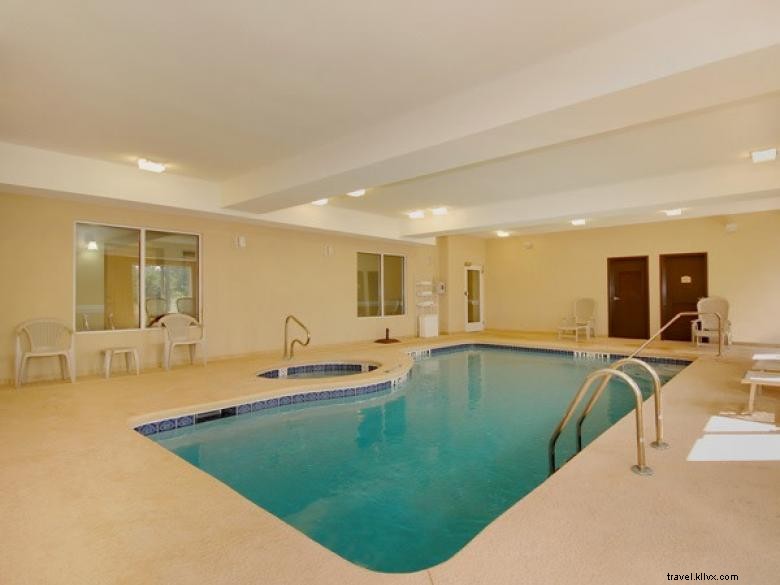 Comfort Suites Brunswick – Premium Comfort & Great Amenities