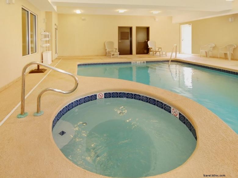 Comfort Suites Brunswick – Premium Comfort & Great Amenities