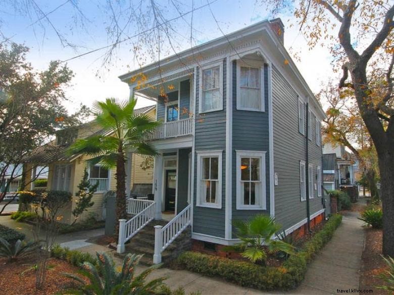 Experience Luxury in Savannah: Historic Estate & Carriage House Rentals