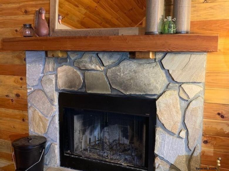 Cozy Cabin Retreat on Little Andy Mountain – Scenic Getaway