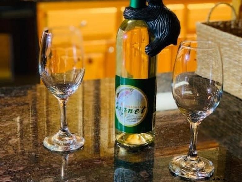 Cozy Cabin Retreat on Little Andy Mountain – Scenic Getaway