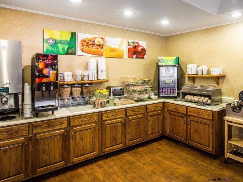 Quality Inn Newnan: Comfortable Stay & Convenient Location