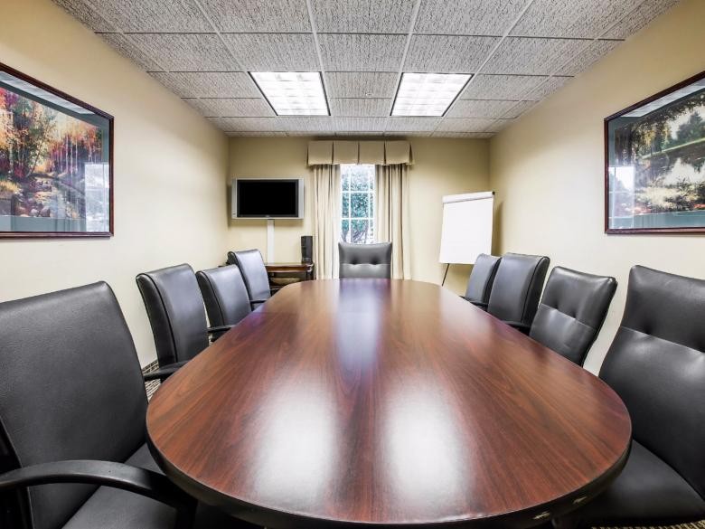 Quality Inn Newnan: Comfortable Stay & Convenient Location