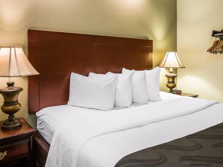 Quality Inn Newnan: Comfortable Stay & Convenient Location