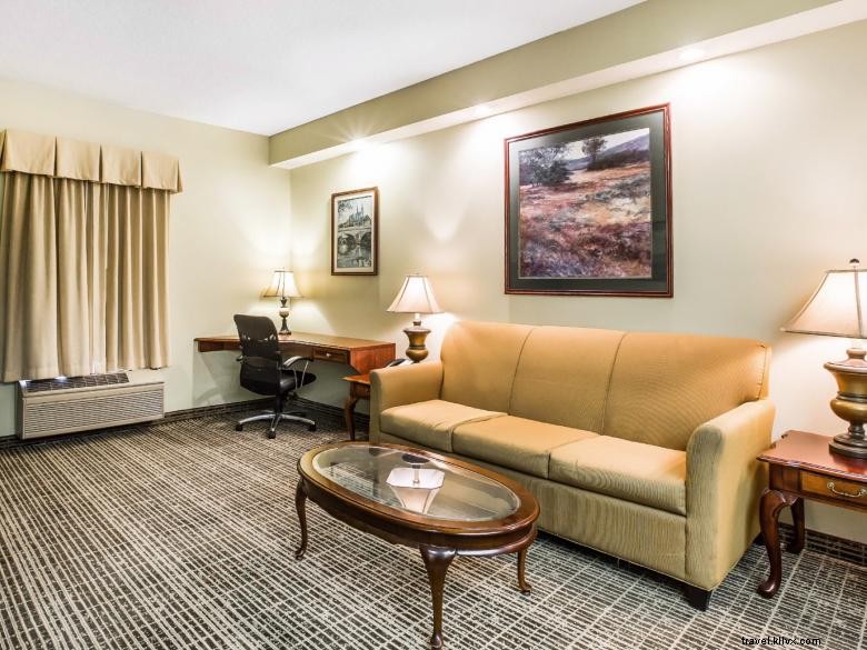 Quality Inn Newnan: Comfortable Stay & Convenient Location