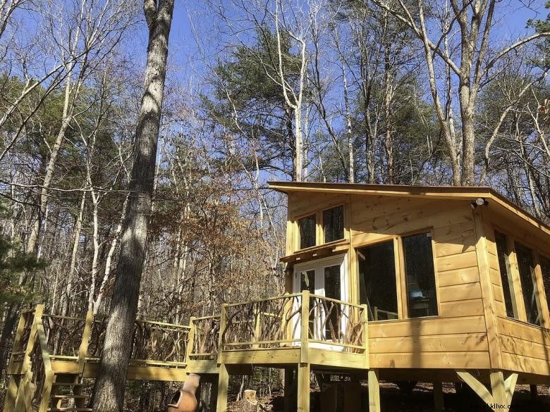 6 Ponds Farm – Charming Family Home with Cozy Back Porch Fireplace