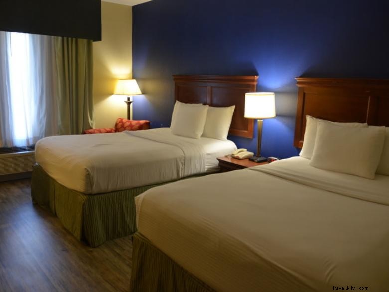 Eagle s Nest: Cozy Guesthouse Offering Warm Hospitality in St.