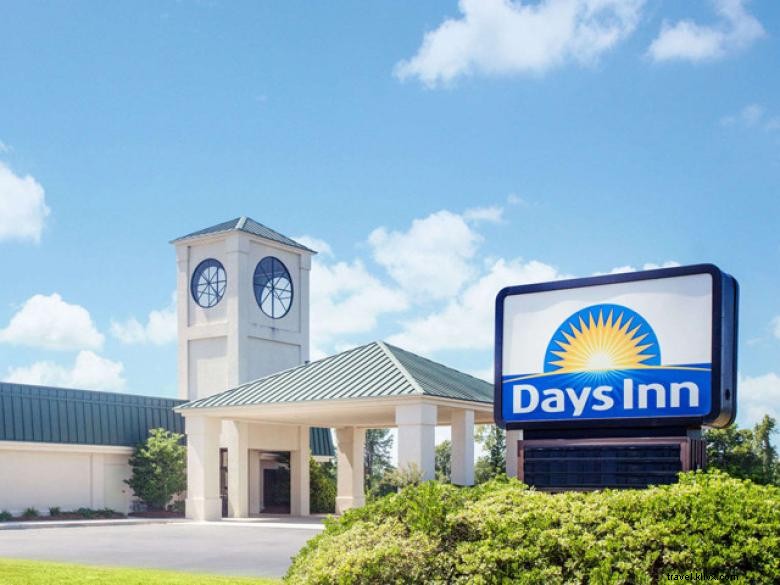 Days Inn by Wyndham Metter – Comfortable & Affordable Hotel Stay