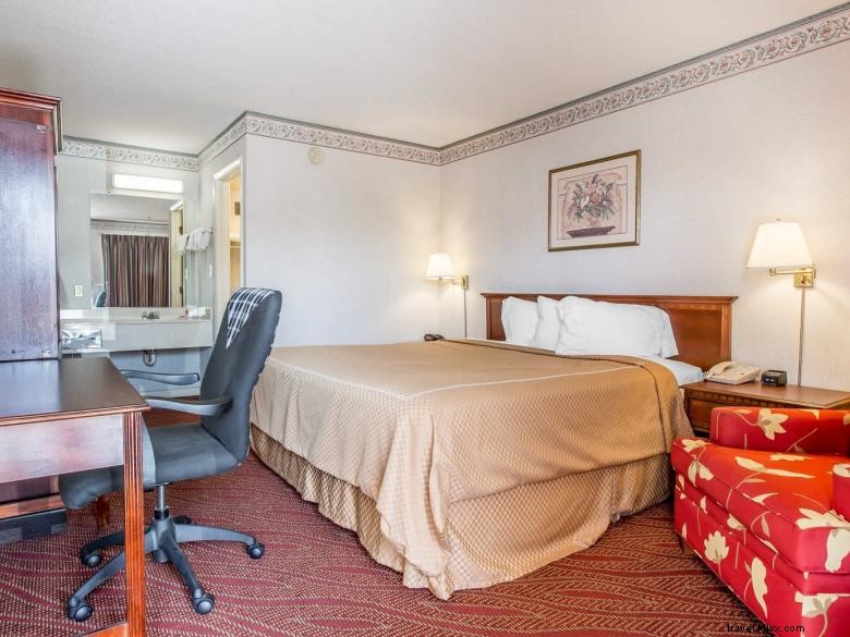 Econo Lodge Thomson – Comfortable & Affordable Hotel Stay