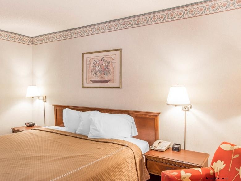 Econo Lodge Thomson – Comfortable & Affordable Hotel Stay