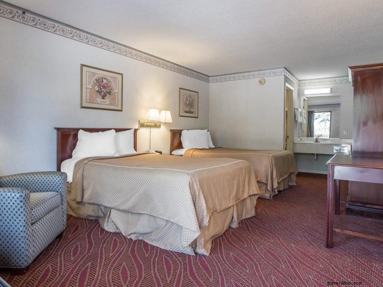 Econo Lodge Thomson – Comfortable & Affordable Hotel Stay