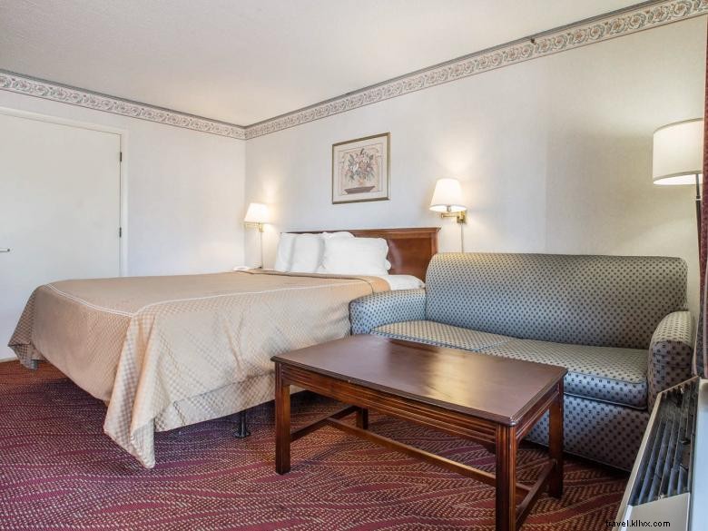 Econo Lodge Thomson – Comfortable & Affordable Hotel Stay