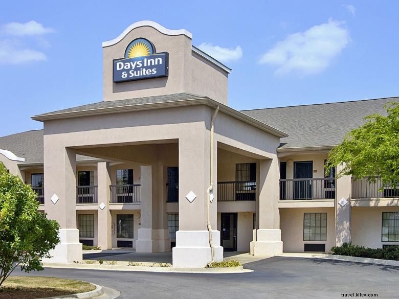 Days Inn & Suites Fort Valley – Premium Comfort & Great Value