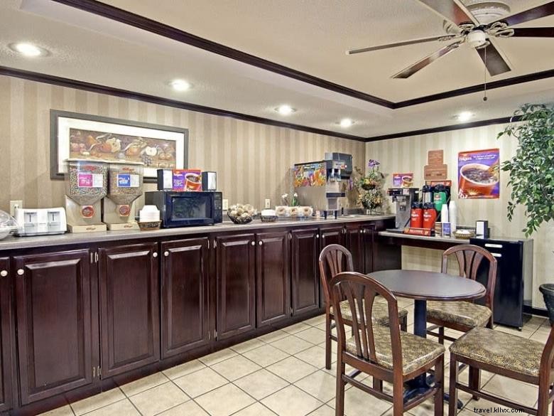 Days Inn & Suites Fort Valley – Premium Comfort & Great Value