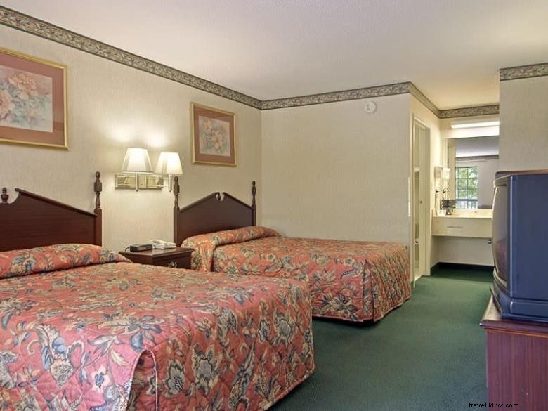 Days Inn & Suites Fort Valley – Premium Comfort & Great Value