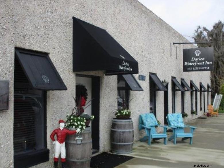 Darien Waterfront Inn – Elegant Waterfront Retreat with Sunset Views