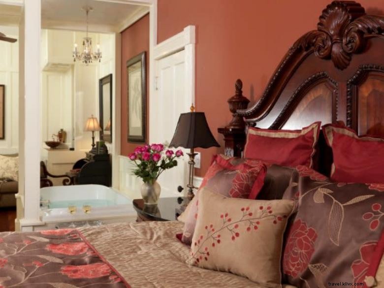 Azalea Inn & Villas: Luxury Retreat with Beautiful Gardens