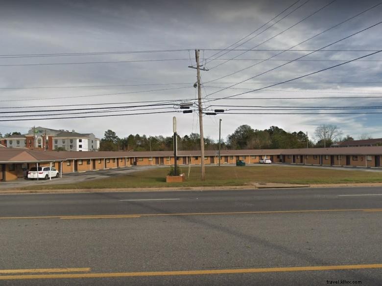 Benton s Motel: Cozy Local Lodging in Douglas, Magnolia Midlands