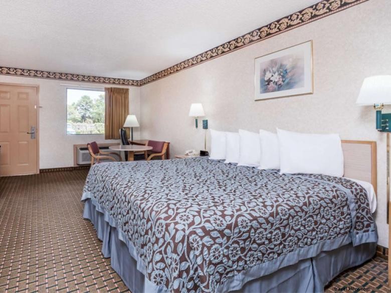 Days Inn Byron – Comfortable & Affordable Stay in the Heart of Peach State