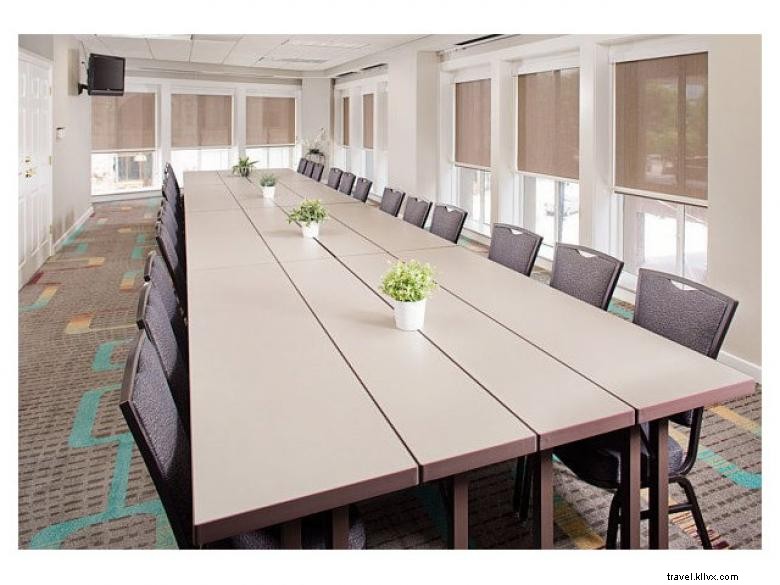 Residence Inn Downtown Atlanta – Luxury Suites & Prime Location