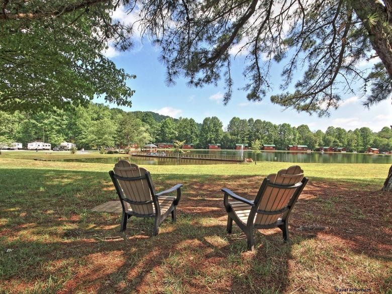 Bald Mountain Camping Resort: Scenic Lakeside Cabins & Mountain Views