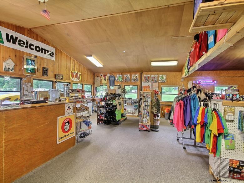 Bald Mountain Camping Resort: Scenic Lakeside Cabins & Mountain Views