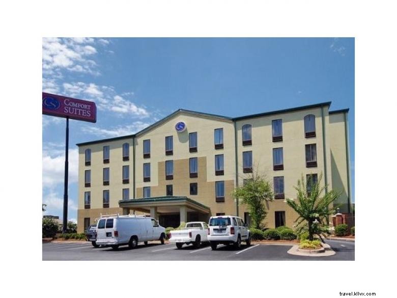 Comfort Suites Columbus – Cozy Comfort & Central Convenience