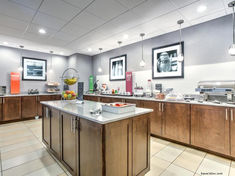 Hampton Inn & Suites Macon I-475 – Comfortable Hotel with Modern Amenities