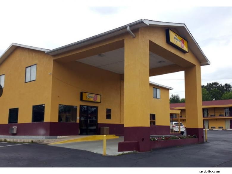 Super 8 Wyndham Locust Grove – Affordable Comfort & Modern Amenities