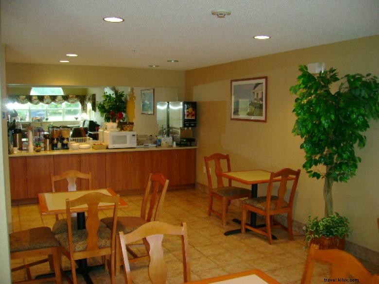 Microtel Inn & Suites by Wyndham Brunswick – Comfortable & Convenient Stay