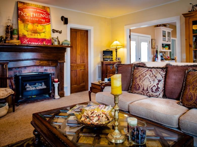 Prince-Fleming Haus Bed & Breakfast – Elegant Stay in Historic Setting