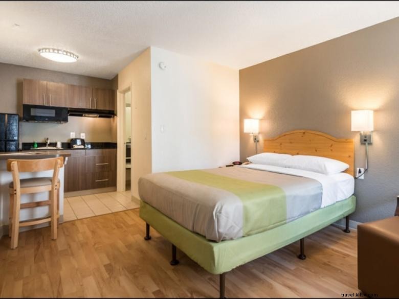 Studio 6 at Gwinnett Place – Modern Atlanta Studio Near Shopping & Dining