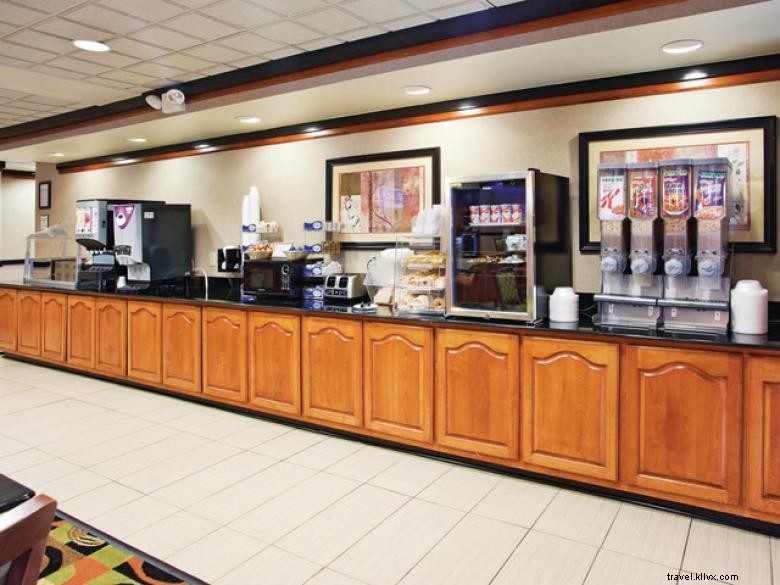La Quinta Inn & Suites Dalton: Comfortable, Convenient, Affordable Stay