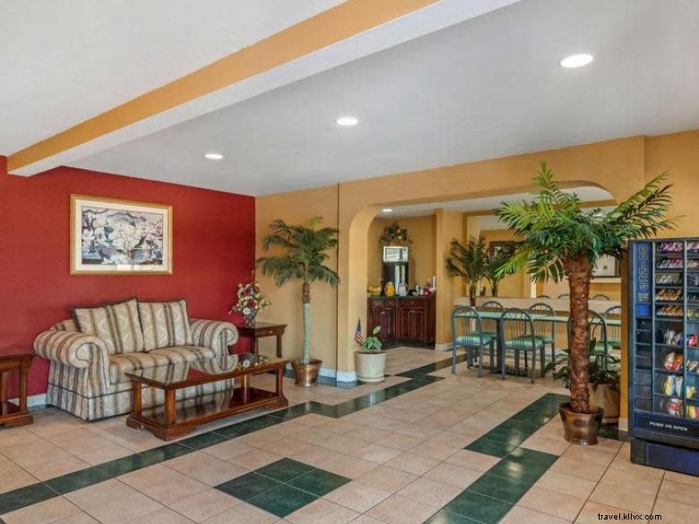 Econo Lodge Union City – Affordable Comfort Near Georgia Military College