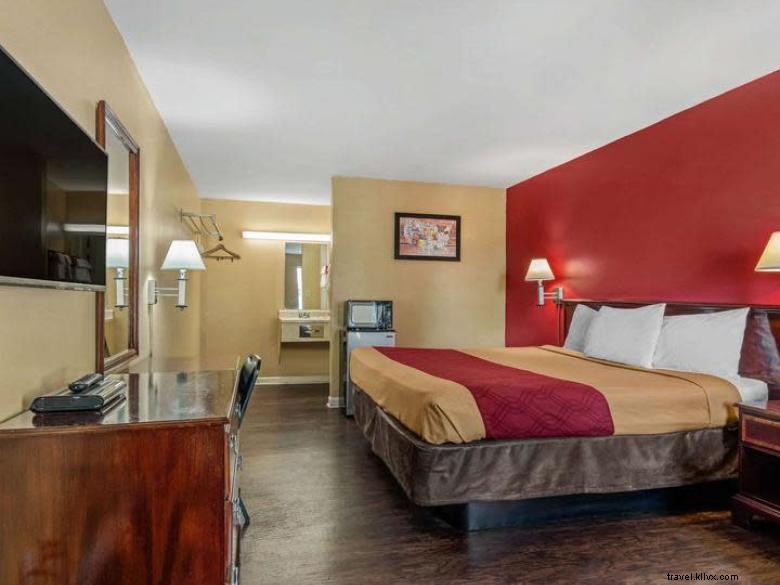 Econo Lodge Union City – Affordable Comfort Near Georgia Military College