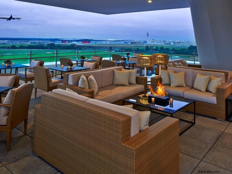 Experience Luxury at Kimpton Overland Hotel – Where Comfort Meets Style